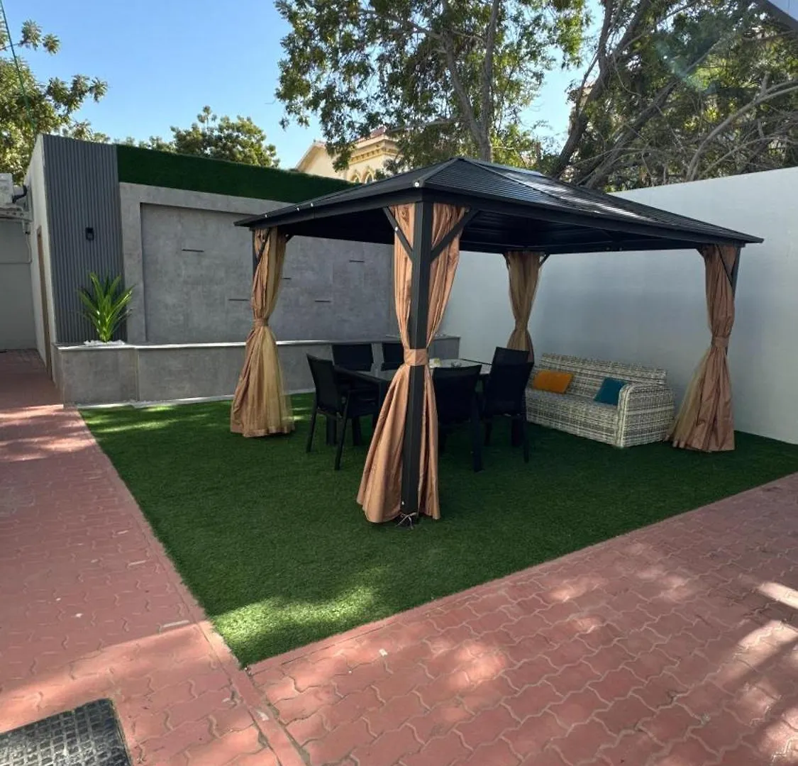 Nas Villa Luxury Hostels Dubai